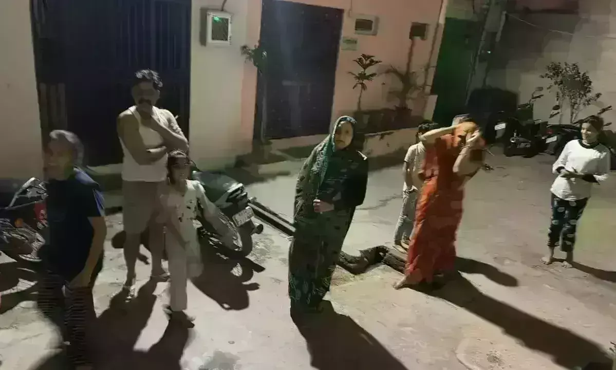 राजस्थान में भूकंप से कांपी धरती, जयपुर में लोग डरकर घरों से बाहर आएं राजस्थान में भूकंप से कांपी धरती, जयपुर में लोग डरकर घरों से बाहर आएं