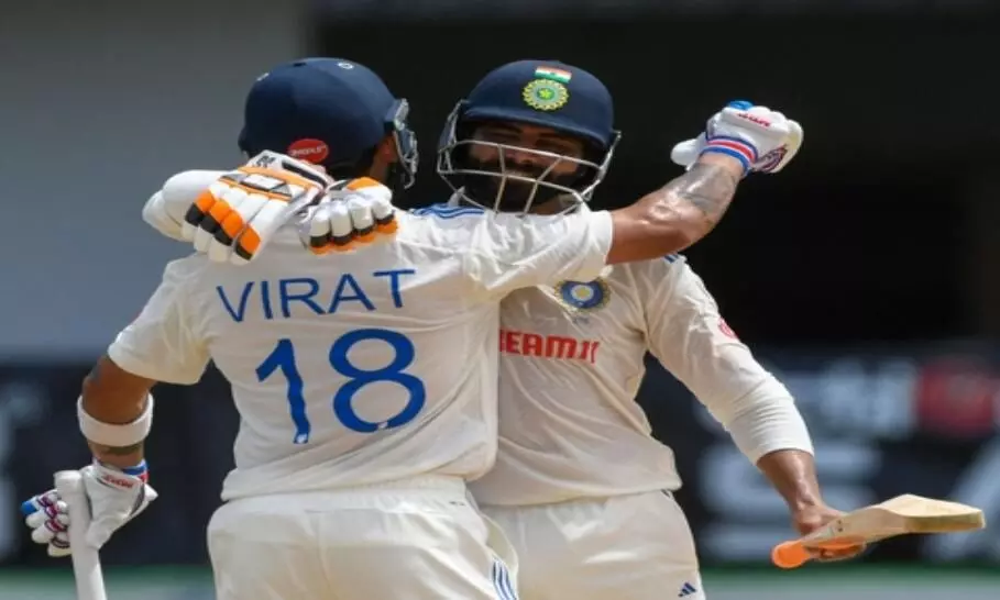 भारत ने दूसरे टेस्ट की पहली पारी में 438 रन बनाए, विराट कोहली ने जड़ा शतक