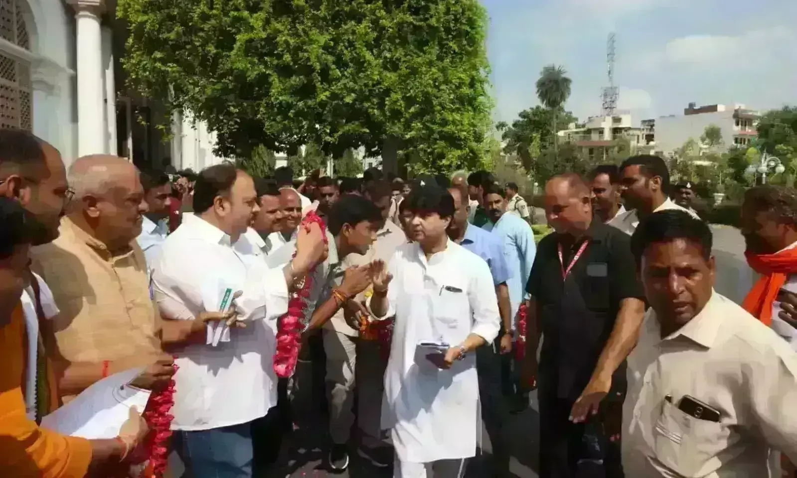 कांग्रेस के आरोपों पर ज्योतिरादित्य सिंधिया ने किया पलटवार, कहा - इतनी चिंता थी तो मुझे और मेरे पिता को पार्टी में क्यों लिया था ?