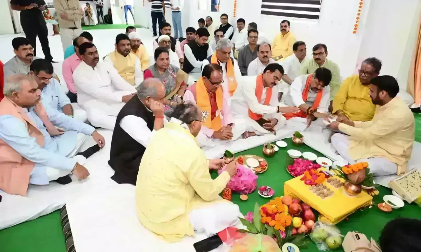 मप्र में पूजा-अर्चना के साथ चुनाव प्रबंधन कार्यालय का उद्घाटन, 2023 में विजय की कामना के साथ कार्य की शुरुआत