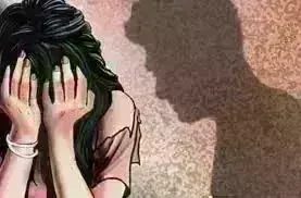 मासूम के साथ नाबालिगों ने किया गलत काम, माँ ने रंगे  हाथ पकड़ा