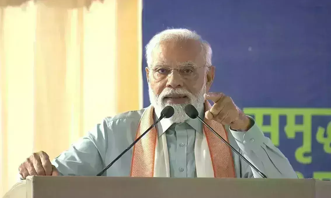 राजस्थान दौरे पर पहुंचे प्रधानमंत्री मोदी, कहा - हमारी सरकार किसानों को यूरिया की कीमत से परेशान नहीं होने देगी