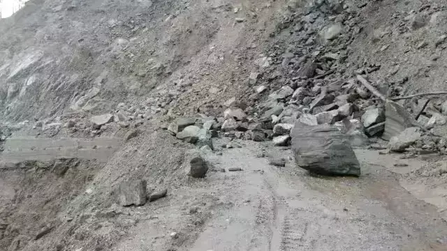 उत्तराखंड में बारिश और भूस्खलन से 179 सड़कें बंद, 03 अगस्त तक येलो अलर्ट उत्तराखंड में बारिश और भूस्खलन से 179 सड़कें बंद, 03 अगस्त तक येलो अलर्ट