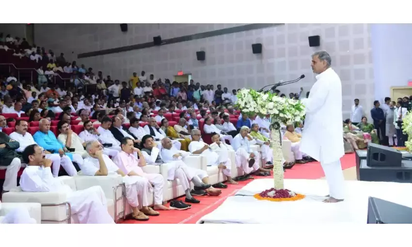 अद्भुत शिल्पकार थे मदनदास देवी: होसबोले अद्भुत शिल्पकार थे मदनदास देवी: होसबोले