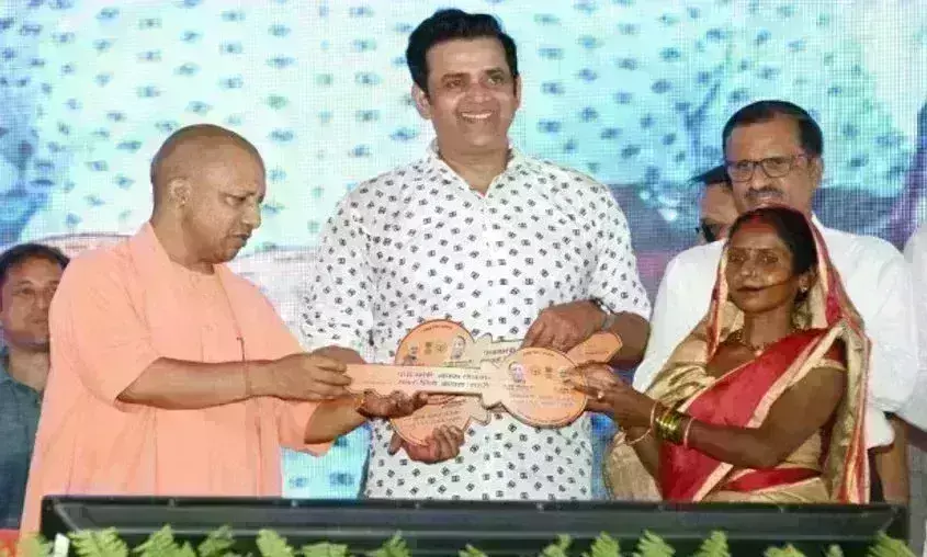 योगी आदित्यनाथ ने विपक्ष पर बरसे, कहा - भ्रष्टाचार के प्रतीक बन गए थे सपा के नारे