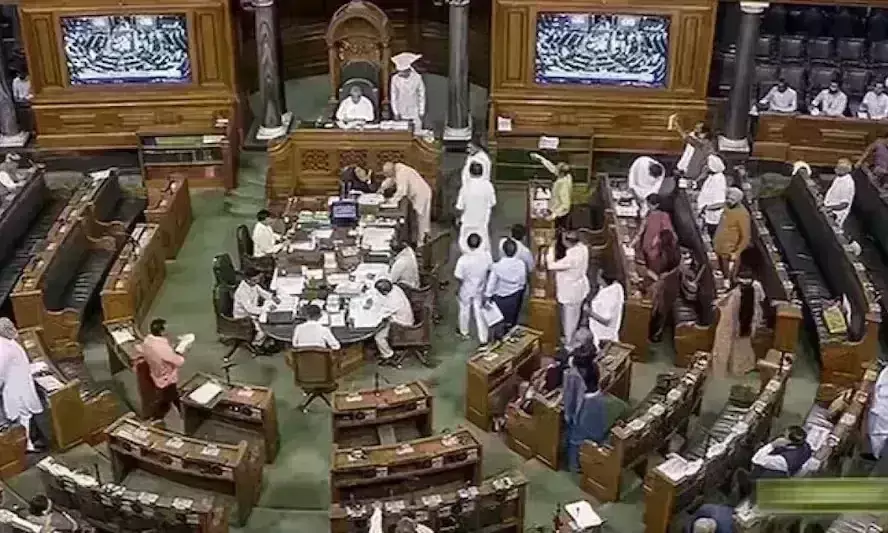 लोकसभा में पेश हुआ दिल्ली सरकार (संशोधन) विधेयक, विपक्ष ने किया हंगामा