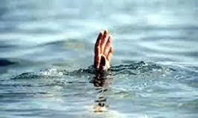 भिंड में पति से नाराज महिला ने तालाब में लगाई छलांग, गोताखोर ने बचाई जान भिंड में पति से नाराज महिला ने तालाब में लगाई छलांग, गोताखोर ने बचाई जान