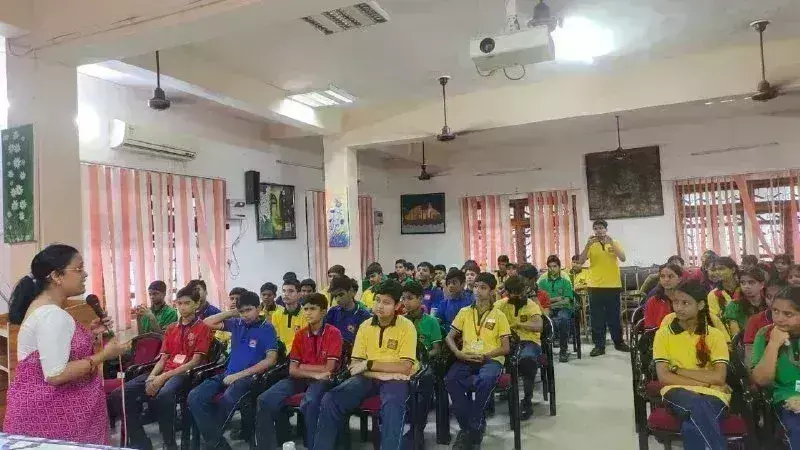 केवी क्र. 01 ग्वालियर में स्टूडेंट्स को एक्सपर्ट ने समझाया गुड टच बैड टच, असहज होने पर करें शिकायत