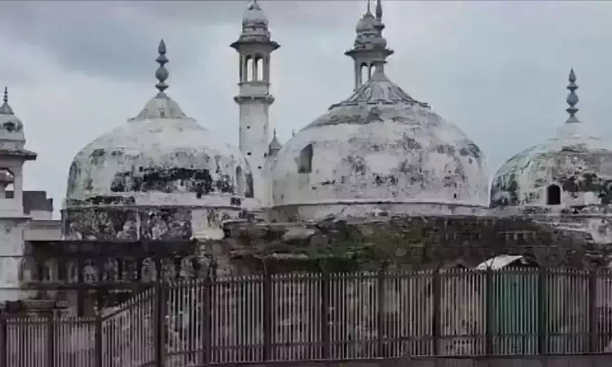 ज्ञानवापी परिसर में चौथे दिन सर्वे पूरा, गुंबद के ऊपर सीढ़ियां-कलश मिले