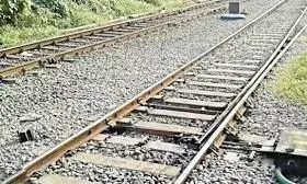 रेलवे ट्रैक पर इंस्टाग्राम के लिए बना रहे थे रील, आरपीएफ ने दो युवको को पकड़ा