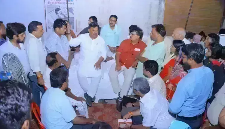 24 घंटे में करें जलभराव की समस्या का निराकरण, ऊर्जा मंत्री ने जन चौपाल में सुनी समस्याएं,