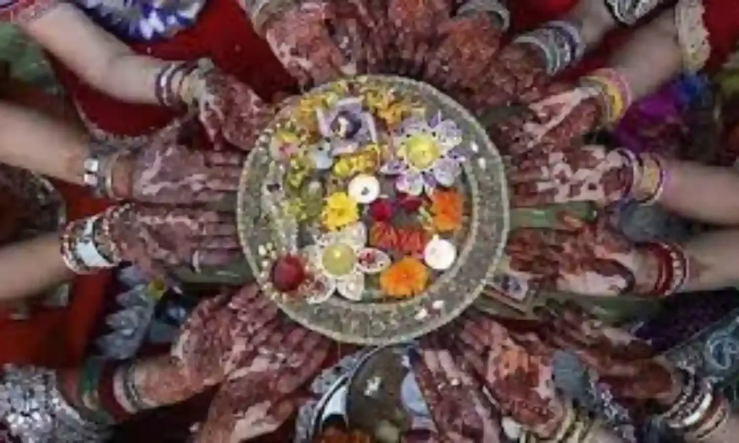 हरियाली तीज 19 अगस्त को, महिलाएं पति की लंबी उम्र के लिए भगवान शिव माता पार्वती  की करेंगी पूजा