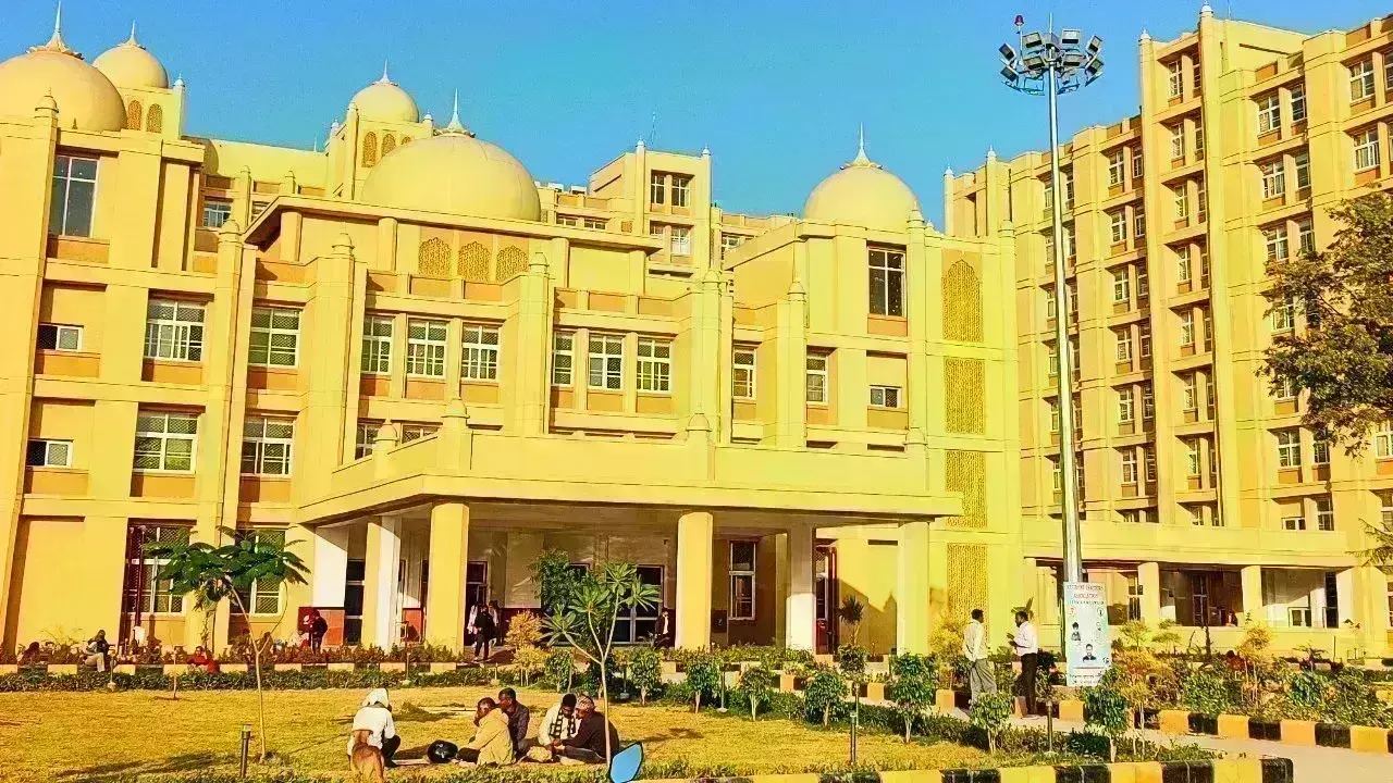 Gwalior : 1000 बिस्तर अस्पताल व जयारोग्य को जोड़ने 20 करोड़ की लागत से बनेगा अंडर ब्रिज Gwalior : 1000 बिस्तर अस्पताल व जयारोग्य को जोड़ने 20 करोड़ की लागत से बनेगा अंडर ब्रिज