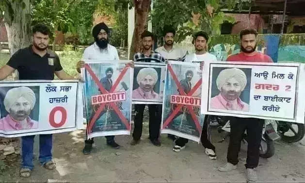 सनी देओल की फिल्म गदर-2 का गुरदासपुर में विरोध, लापता सांसद के लगाए पोस्टर