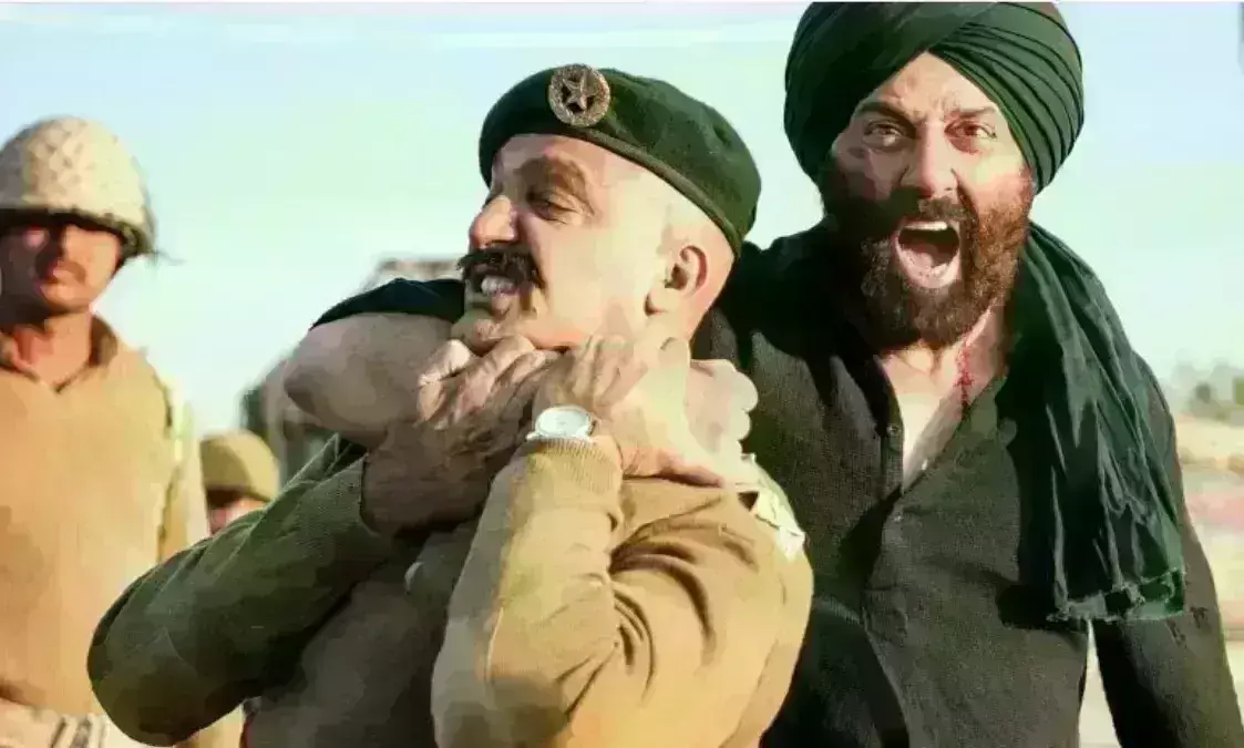 ग्वालियर में गदर-2 को देखने पहुंची भीड़, पुलिस को संभालनी पड़ी व्यवस्था