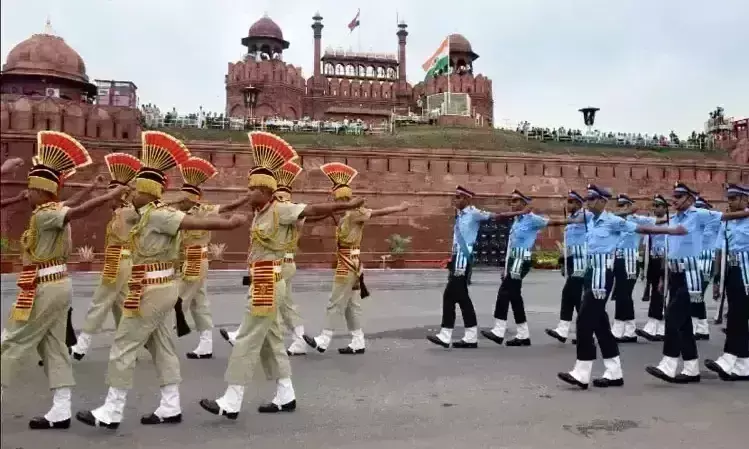 Independence Day: दिल्ली में स्वतंत्रता दिवस के लिए हुई फुल ड्रेस रिहर्सल, जमीन से आसमान तक अभूतपूर्व सुरक्षा Independence Day: दिल्ली में स्वतंत्रता दिवस के लिए हुई फुल ड्रेस रिहर्सल, जमीन से आसमान तक अभूतपूर्व सुरक्षा