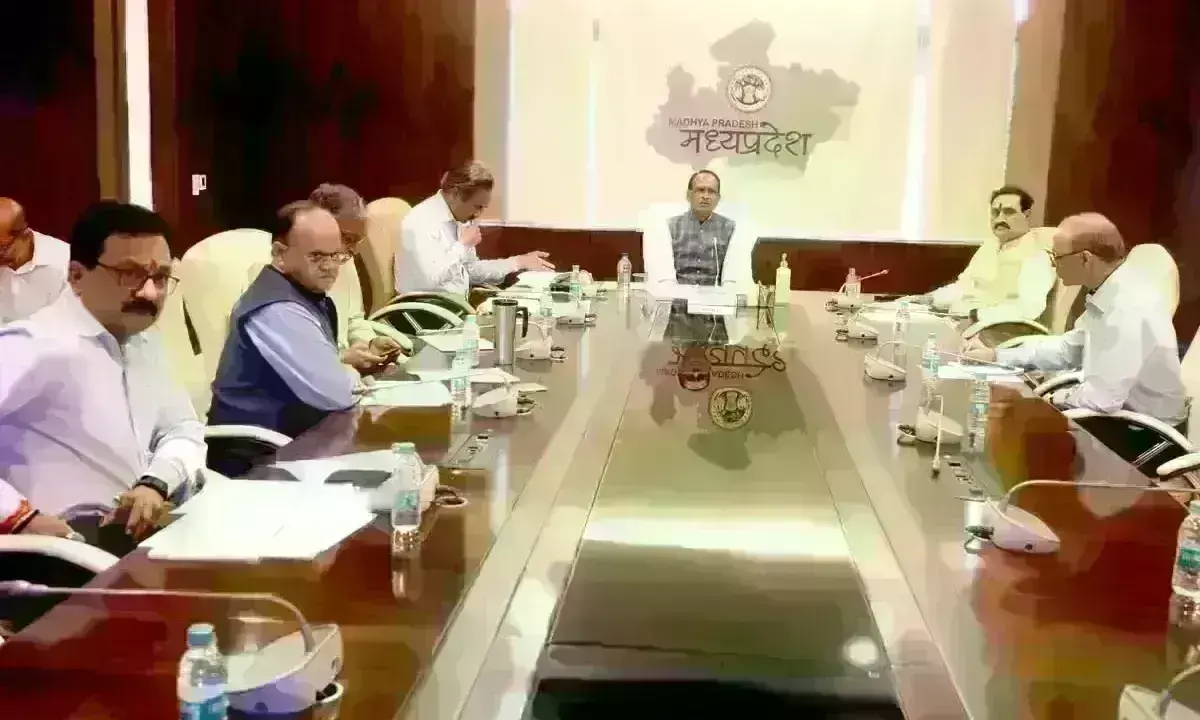 शिवराज सरकार कर्मचारियों को जल्द देगी तोहफा, 62 से बढ़कर 63 वर्ष हो सकती है रिटायरमेंट की आयु शिवराज सरकार कर्मचारियों को जल्द देगी तोहफा, 62 से बढ़कर 63 वर्ष हो सकती है रिटायरमेंट की आयु