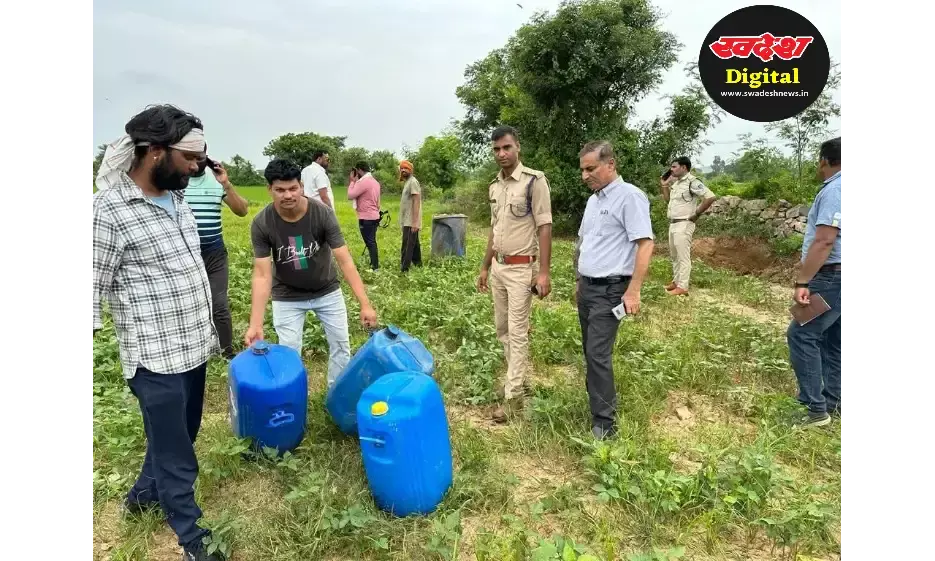 ड्राई डे से पहले पुलिस प्रशासन की बड़ी कार्यवाही: बच्चों ने पुलिस को बताया अवैध शराब के ठिकाने, 960 लीटर मदिरा धान के खेत से की जप्त