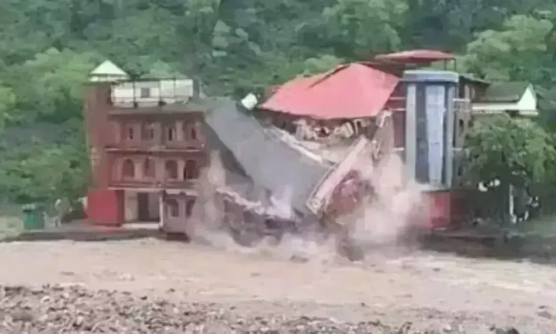 उत्तराखंड में प्राकृतिक कहर जारी, जोशीमठ के पास हेलंग में मकान गिरा,  02 की मौत