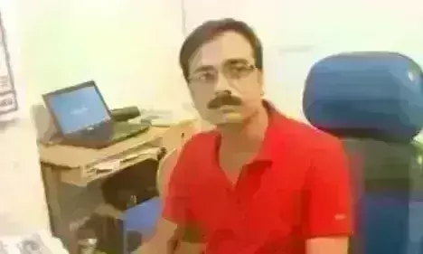 बिहार में अपराधी हुए बेलगाम, बदमाशों ने पत्रकार को घर में घुसकर गोली मारी बिहार में अपराधी हुए बेलगाम, बदमाशों ने पत्रकार को घर में घुसकर गोली मारी