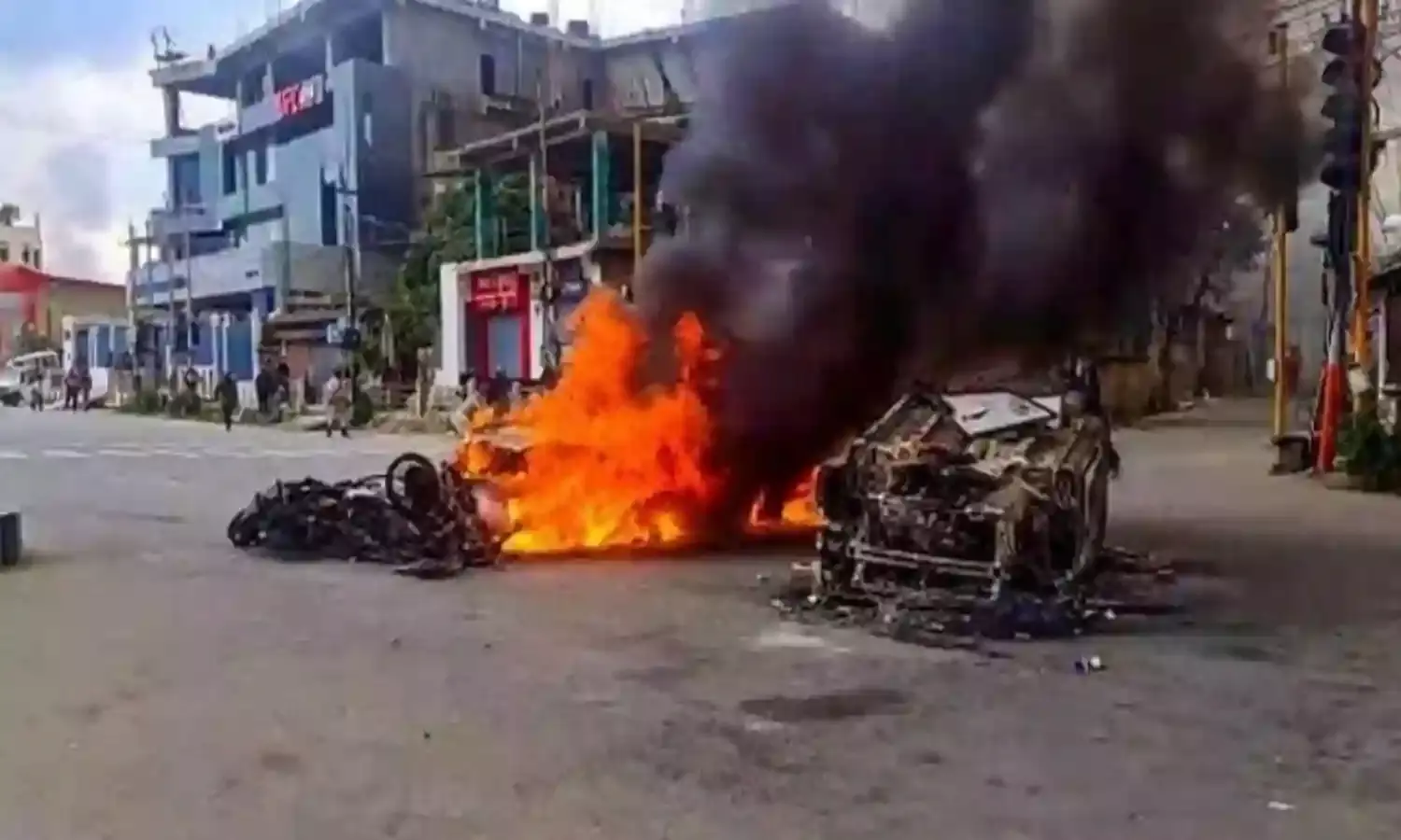 मणिपुर में फिर भड़की हिंसा, कुकी गांव में गोलीबारी, 3 लोगों की मौत