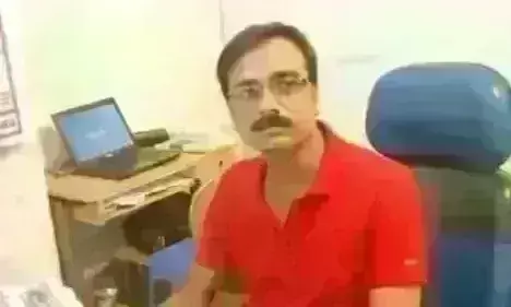 बिहार में अपराधी हुए बेलगाम, बदमाशों ने पत्रकार को घर में घुसकर गोली मारी बिहार में अपराधी हुए बेलगाम, बदमाशों ने पत्रकार को घर में घुसकर गोली मारी