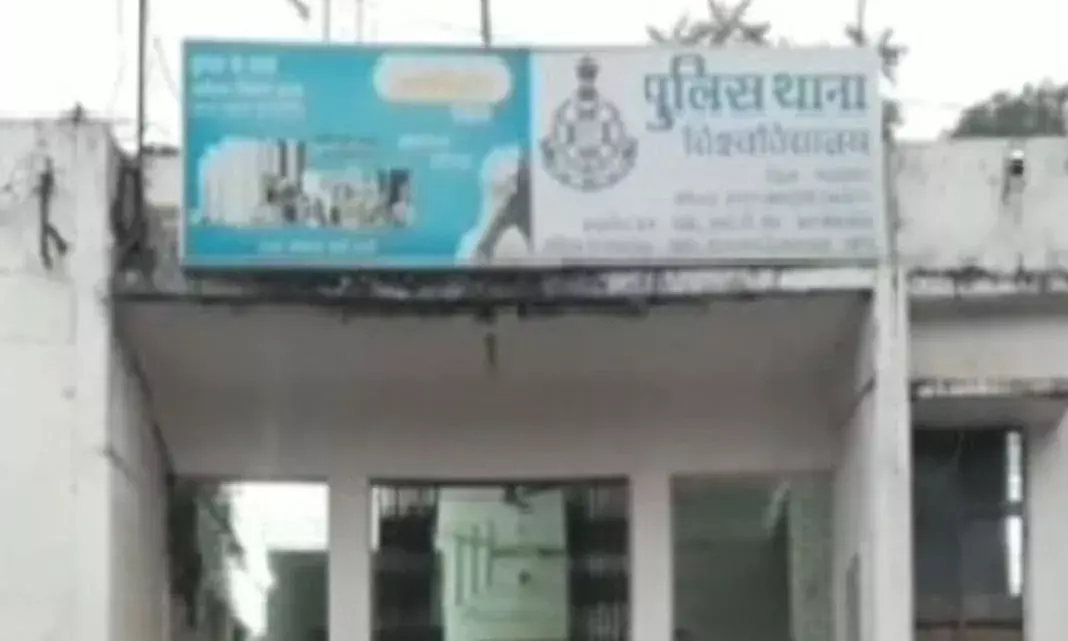 क्राईम ब्रांच ग्वालियर ने आम लोगों को सट्टा खिला रहे दो सटोरियों को 14,860 रूपये नगद और 7 पर्ची के साथ पकड़ा