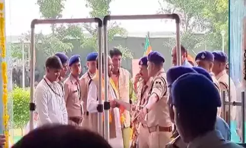 भाजपा प्रदेश कार्यसमिति की बैठक में पुलिस ने मंत्री गोपाल भार्गव को गेट पर रोका, मचा बवाल