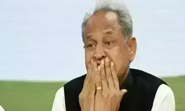 मानहानि केस में कोर्ट में पेश हुए अशोक गहलोत, गजेंद्र सिंह शेखावत को लेकर कही थी ये..बात मानहानि केस में कोर्ट में पेश हुए अशोक गहलोत, गजेंद्र सिंह शेखावत को लेकर कही थी ये..बात