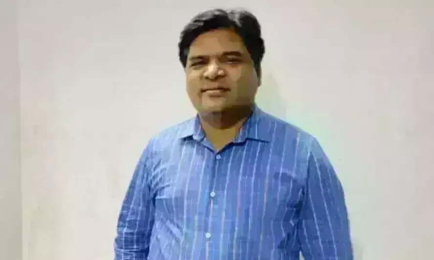 दिल्ली में नाबालिग से रेप का आरोपी अधिकारी गिरफ्तार, सरकार ने किया निलंबित दिल्ली में नाबालिग से रेप का आरोपी अधिकारी गिरफ्तार, सरकार ने किया निलंबित