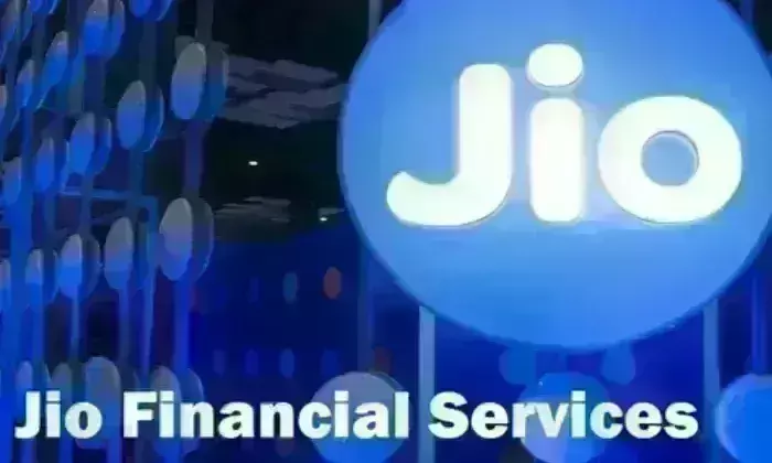 Jio Financial Services के शेयर BSE और NSE में हुए लिस्टेड, 265 रुपये पर शुरू किया कारोबार Jio Financial Services के शेयर BSE और NSE में हुए लिस्टेड, 265 रुपये पर शुरू किया कारोबार