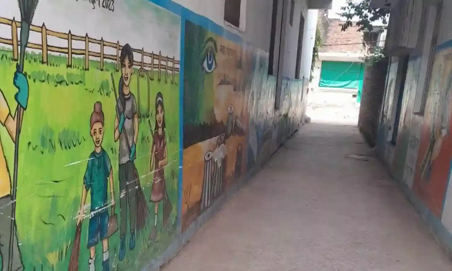 शहर की दीवारों को सुंदर बनाने उकेरे  रंग, तैयार किये सेल्फी पॉइंट युवा क्लिक कर रहे सेल्फी