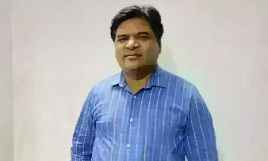 दिल्ली में नाबालिग से रेप का आरोपी अधिकारी गिरफ्तार, सरकार ने किया निलंबित दिल्ली में नाबालिग से रेप का आरोपी अधिकारी गिरफ्तार, सरकार ने किया निलंबित