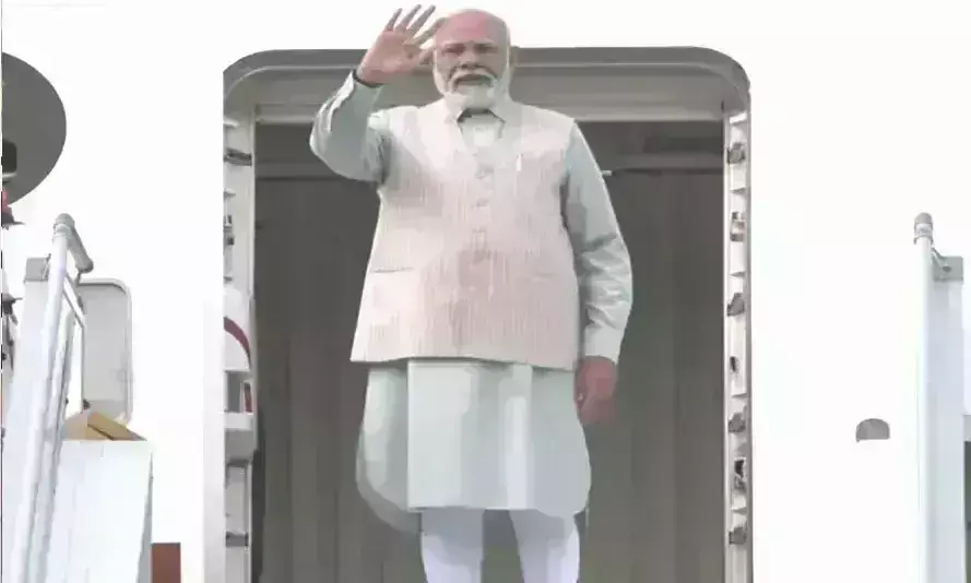 प्रधानमंत्री नरेंद्र मोदी दक्षिण अफ्रीका रवाना, BRICS शिखर सम्मेलन में लेंगे भाग