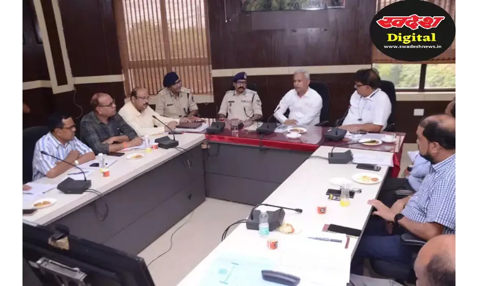 मतदान में बाधा डालने वाले असामाजिक तत्वों को चिन्हित कर बाउण्ड ओवर कर भेजें जेल: संभाग आयुक्त दीपक सिंह मतदान में बाधा डालने वाले असामाजिक तत्वों को चिन्हित कर बाउण्ड ओवर कर भेजें जेल: संभाग आयुक्त दीपक सिंह