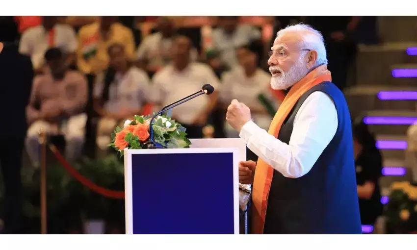 चंद्रमा पर तिरंगा फहराकर भारत ने दिखाई ताकत : मोदी