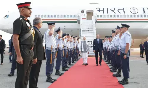 प्रधानमंत्री नरेंद्र मोदी ग्रीस पहुंचे, एथेंस में हुआ जोरदार स्वागत