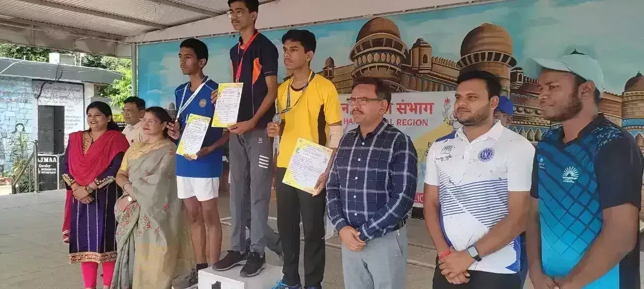 52 वीं  संभागीय खेलकूद प्रतियोगिता में केंद्रीय विद्यालय नीमच अंडर -14  और केंद्रीय विद्यालय महू अंडर- 17 में रहे विजेता