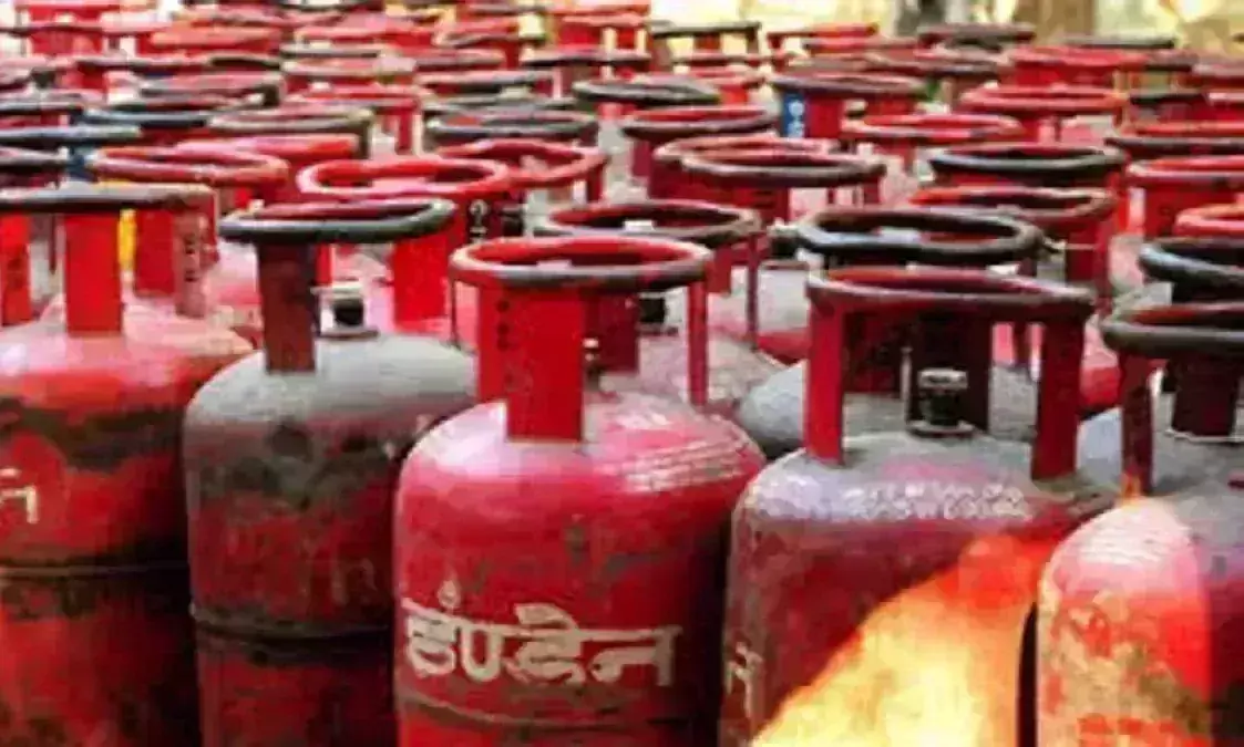 मोदी सरकार का रक्षाबंधन पर बहनों को तोहफा, घरेलू गैस सिलेंडर के दाम घटाएं