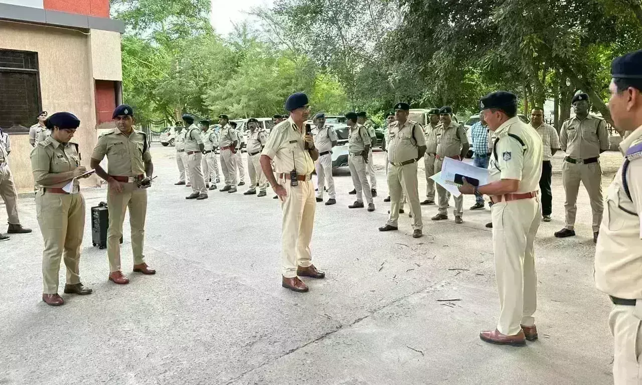 ग्वालियर में 11 आदतन अपराधी जिला बदर, जिलाधीश ने जारी किए आदेश ग्वालियर में 11 आदतन अपराधी जिला बदर, जिलाधीश ने जारी किए आदेश