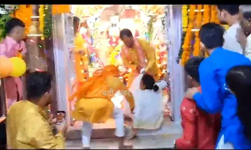 पन्ना के प्रसिद्ध श्री जुगुलकिशोर मंदिर के जन्माष्टमी कार्यक्रम में महारानी जीतेश्वरी ने किया हंगामा, पुलिस ने पहुंचाया सलाखों के पीछे