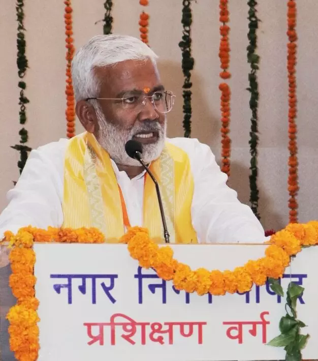 उप्र में पहले वन डिस्ट्रिक्ट, वन माफिया, आज वन डिस्ट्रिक्ट, वन मेडिकल कॉलेज हैं: डॉ दिनेश शर्मा