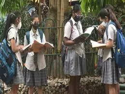 साल में दो बार होगी CBSE बोर्ड परीक्षा, पेरेंट्स हुए बेफिक्र, स्कूलों ने बदला पढ़ाने का पैटर्न