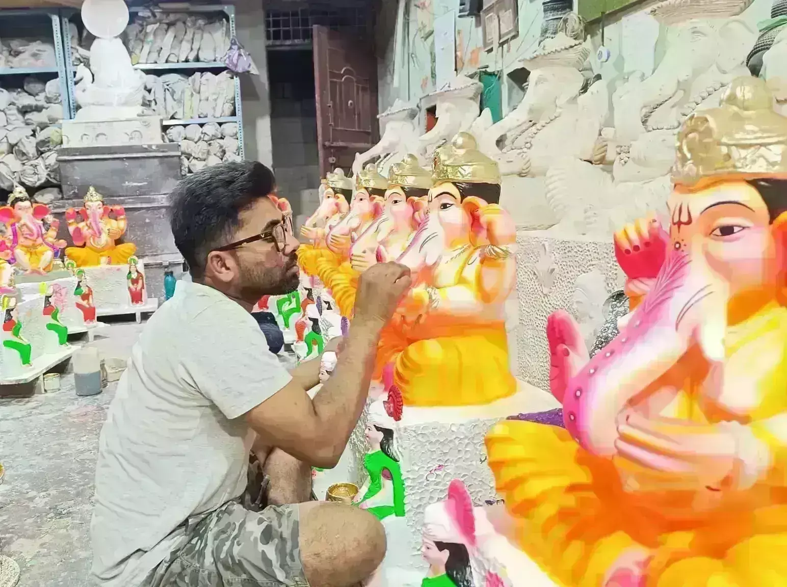 पर्यावरण को स्वच्छ रखने पंडालों में विराजेंगे ईको फ्रेंडली गणेश जी