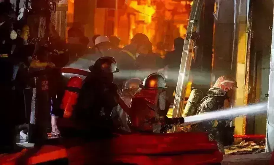 वियतनाम की नौ मंजिला भवन में लगी आग, 50 से अधिक की मौत