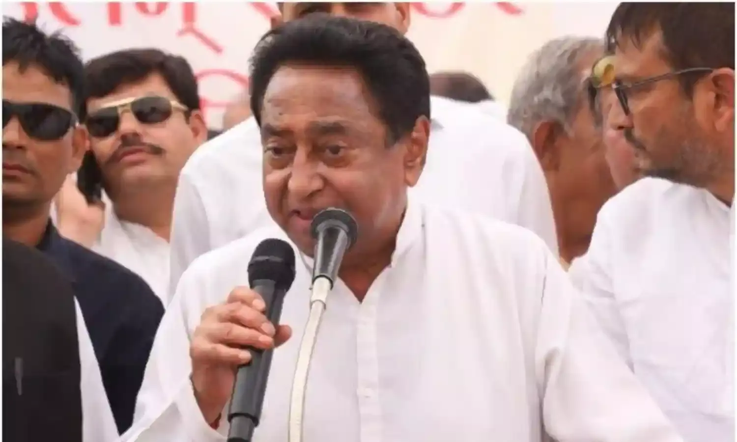 कमलनाथ ने गैस सिलेंडर की कीमत घटाने के लिए सरकार पर साधा निशाना, कहा - अपनी लूट पर पर्दा डालने के लिए की घोषणा