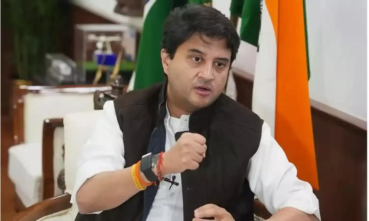 केंद्रीय मंत्री ज्योतिरादित्य सिंधिया का फेसबुक फाॅलोअर पेज हैक, अपलोड किए अश्लील फोटो