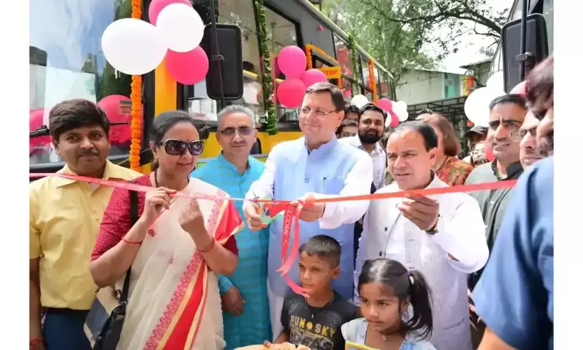 मुख्यमंत्री पुष्कर सिंह ने विश्वकर्मा जयन्ती पर प्रदेशवासियों को दी बधाई, बच्चों को मोबाईल लर्निंग स्कूल वैन की दी सौगात