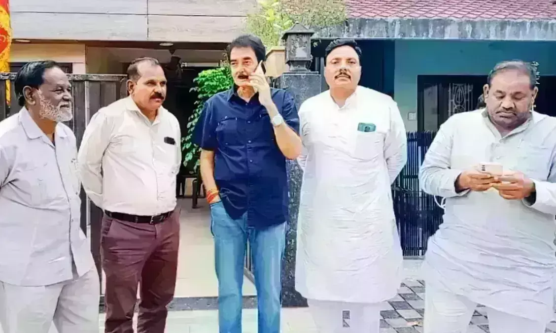 MP Election 2023 : इंदौर में ज्योतिरादित्य सिंधिया समर्थकों ने भाजपा छोड़ी, कांग्रेस में होंगे शामिल MP Election 2023 : इंदौर में ज्योतिरादित्य सिंधिया समर्थकों ने भाजपा छोड़ी, कांग्रेस में होंगे शामिल