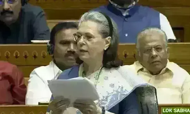लोकसभा में महिला आरक्षण बिल पर बहस जारी, सोनिया गांधी ने किया समर्थन, कहा - पहली बार ये विधेयक राजीव लाए थे